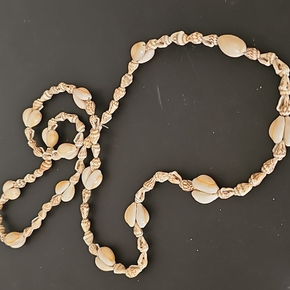 Shell Infinity Necklace 30 Inches 🎲 - Picture 2 of 2